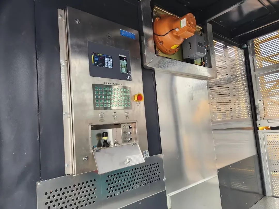 科技显能、再添新品!xingkong星空平台(中国)集团江麓智能施工升降机成功下线