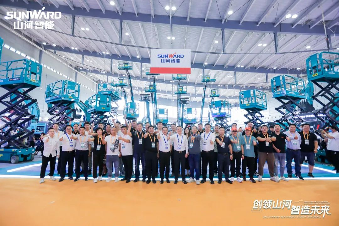 聚焦电动化、智能化！xingkong星空平台（中国）集团智能全系列高空机械产品亮相长沙展