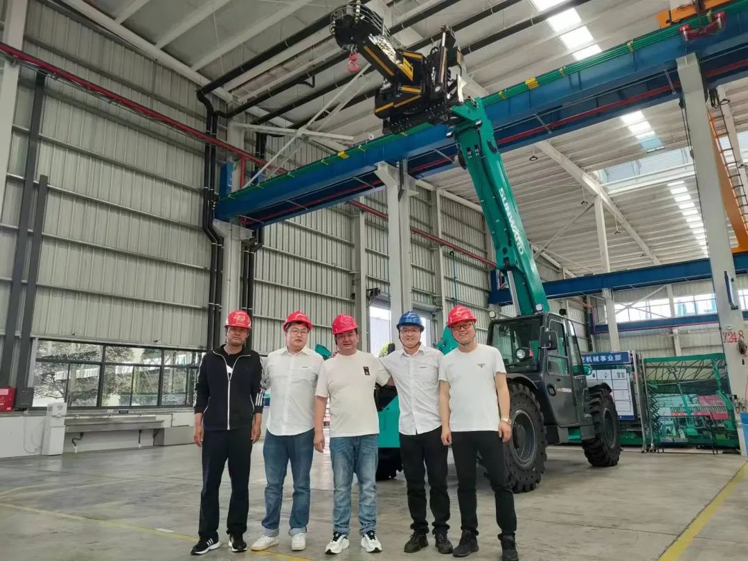 独家定制！xingkong星空平台（中国）集团智能油缸更换机器人顺利下线