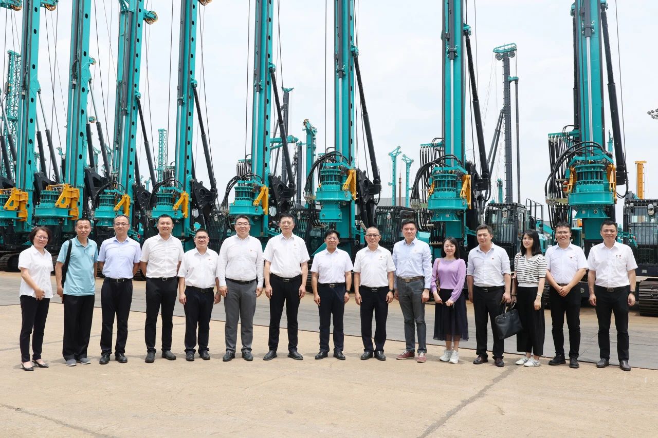 中国进出口银行总行党委委员、副行长李钧一行调研xingkong星空平台（中国）集团智能