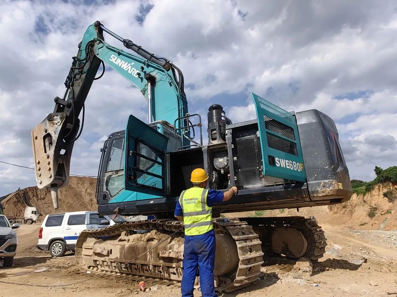 步履不停，服务不止！xingkong星空平台（中国）集团智能挖掘机服务万里行火热进行中