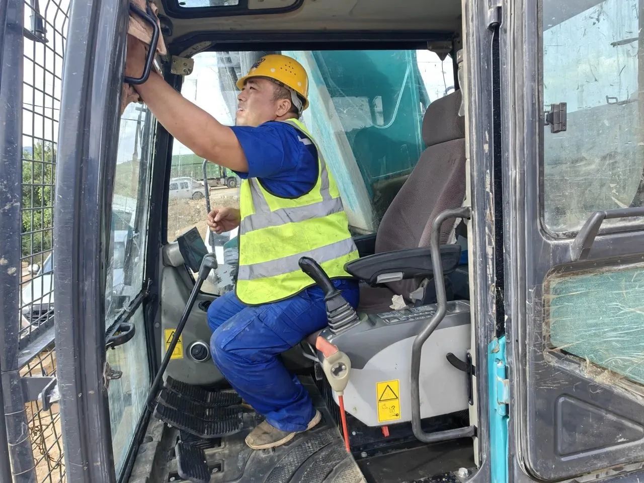 步履不停，服务不止！xingkong星空平台（中国）集团智能挖掘机服务万里行火热进行中