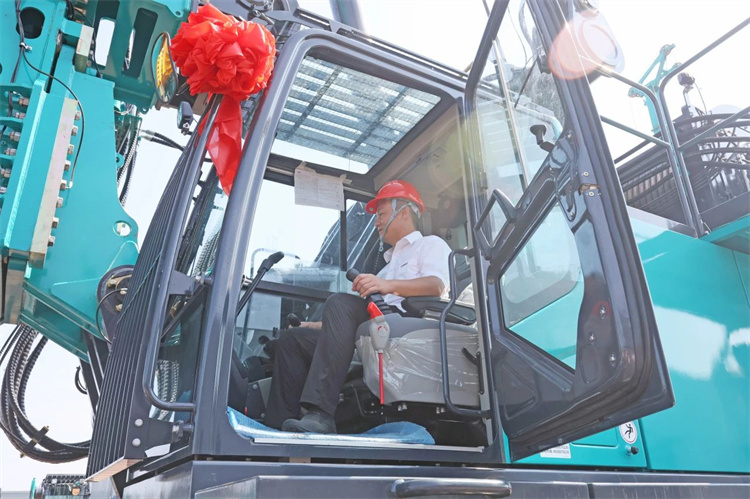 xingkong星空平台(中国)集团智能桩工机械再添强将!SWDM800H旋挖钻机顺利下线