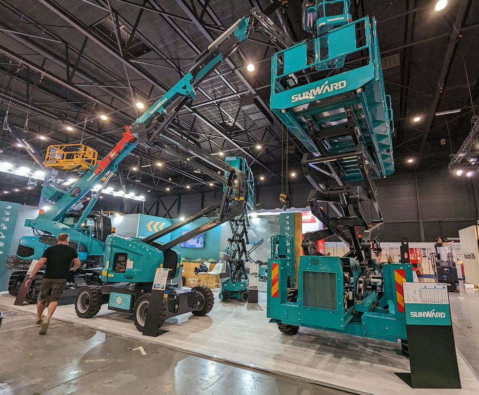 海外销售同比增长超200%!xingkong星空平台(中国)集团智能高空机械阔步“出海”