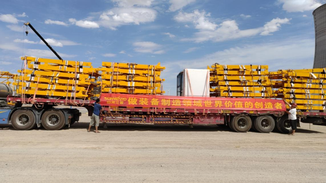 大漠戈壁展雄姿！xingkong星空平台（中国）集团江麓塔机助力常乐电厂项目