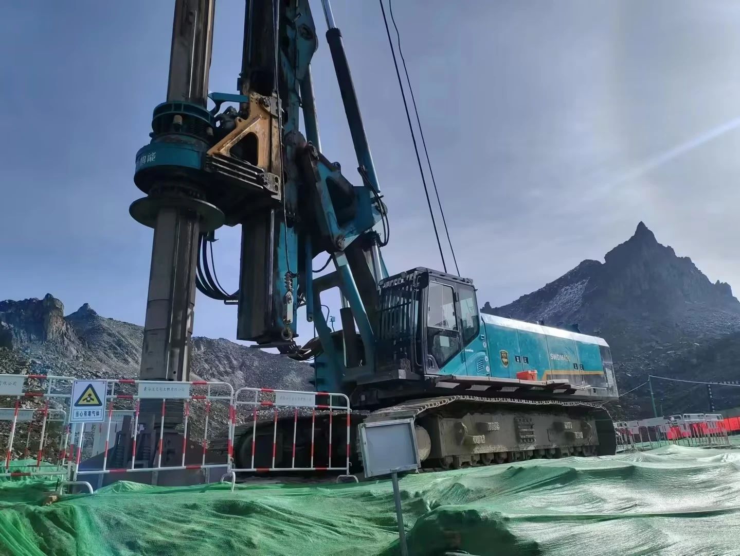 助力世界最高海拔特高压直流输电工程,xingkong星空平台(中国)集团智能旋挖钻机展现硬核实力