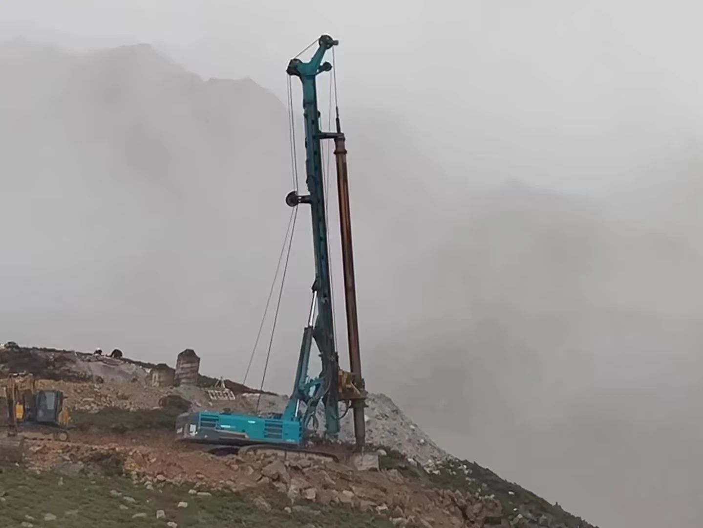 助力世界最高海拔特高压直流输电工程,xingkong星空平台(中国)集团智能旋挖钻机展现硬核实力