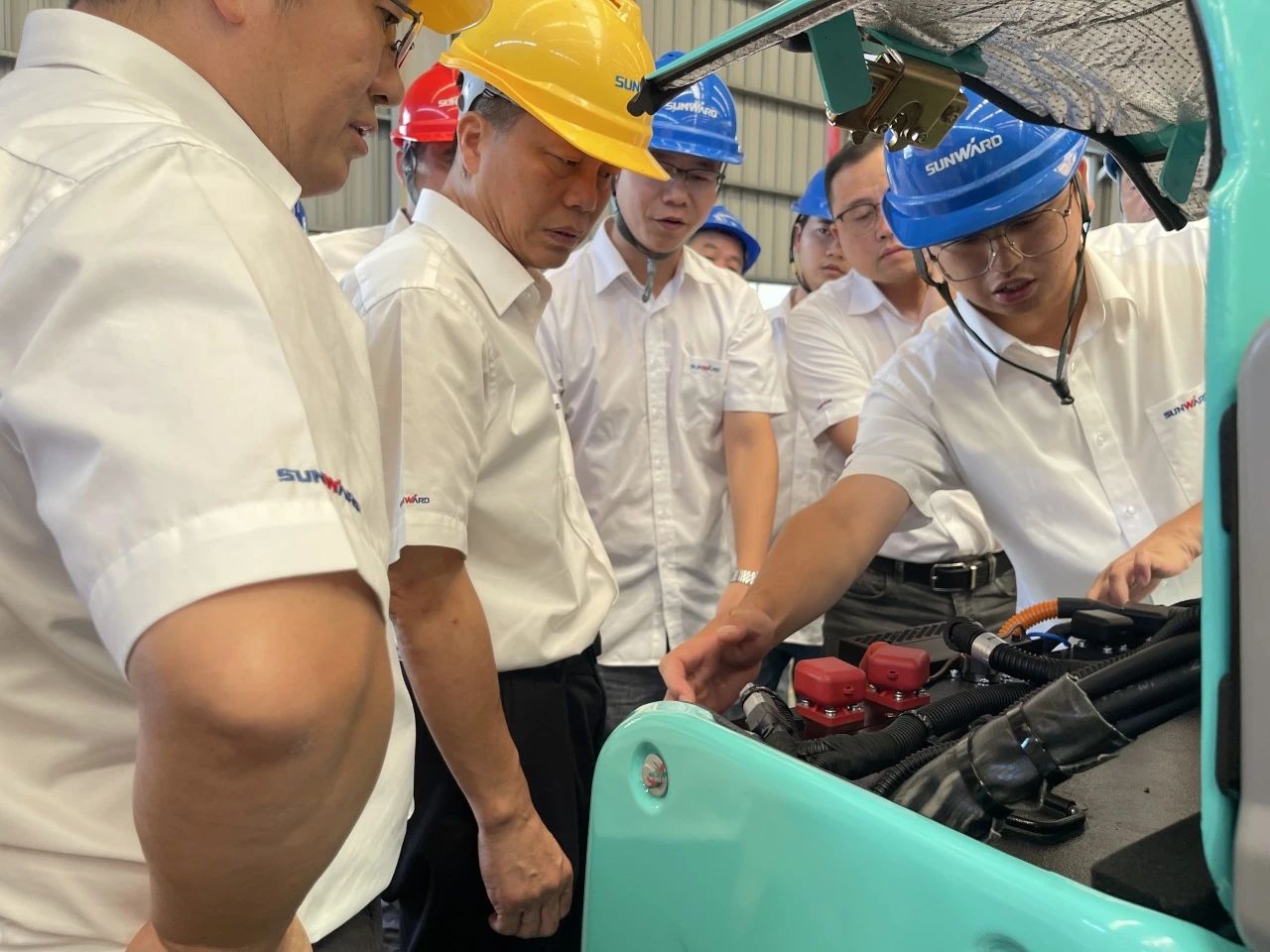 小身材,大能量!xingkong星空平台(中国)集团智能最小纯电动液压挖掘机成功下线