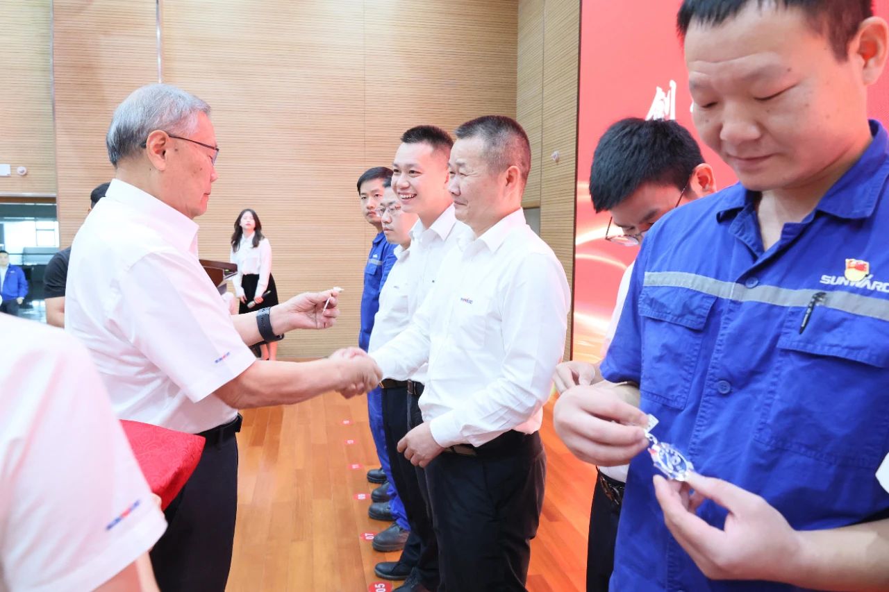 强信心 聚合力 共建美好家园——庆祝xingkong星空平台（中国）集团智能成立24周年表彰大会隆重召开