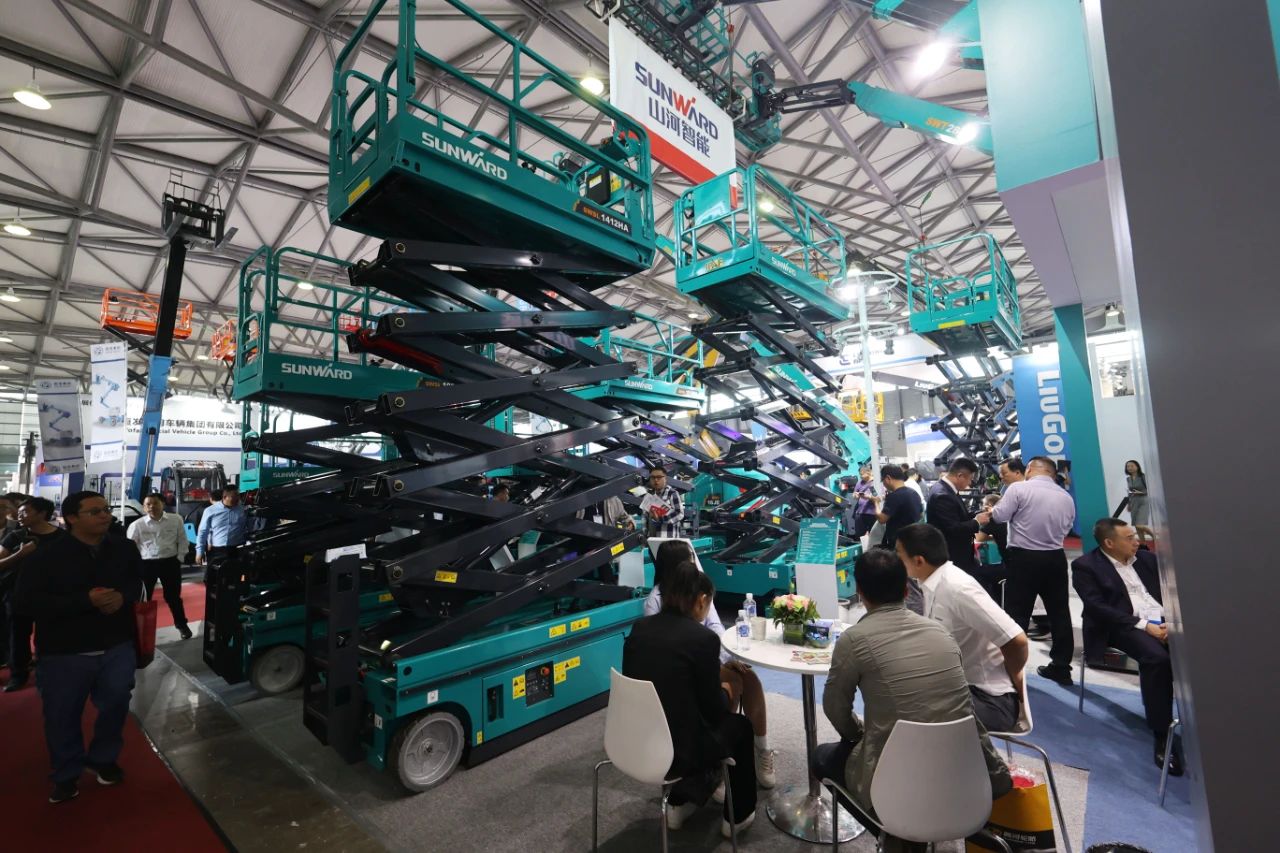 精品出击，闪耀魔都！xingkong星空平台（中国）集团智能全系列高空机械亮相2023亚洲国际高空展