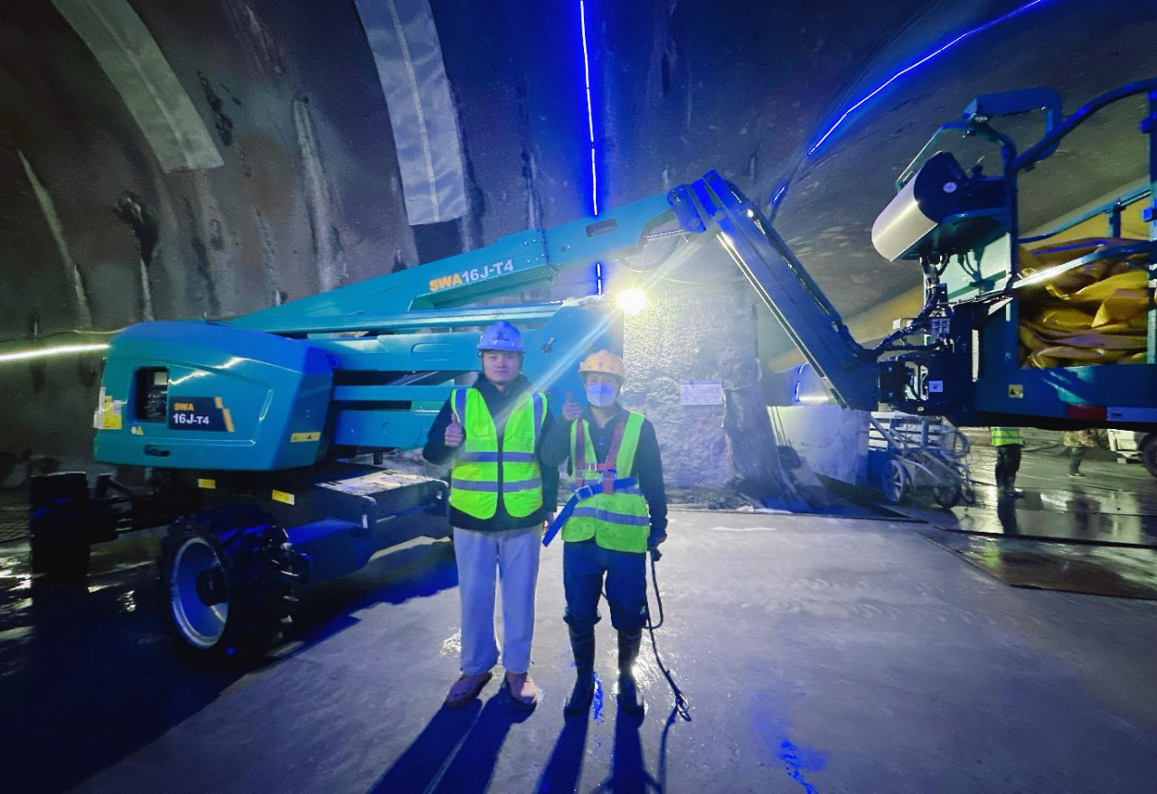 不惧高海拔挑战!xingkong星空平台(中国)集团智能高空机械实力助建川藏铁路