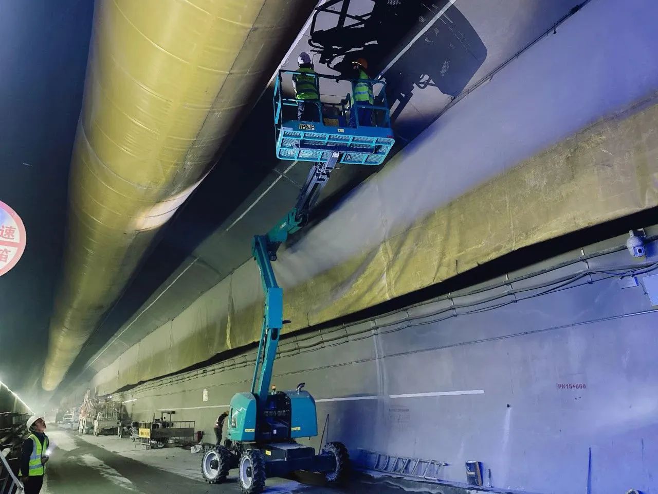 不惧高海拔挑战!xingkong星空平台(中国)集团智能高空机械实力助建川藏铁路