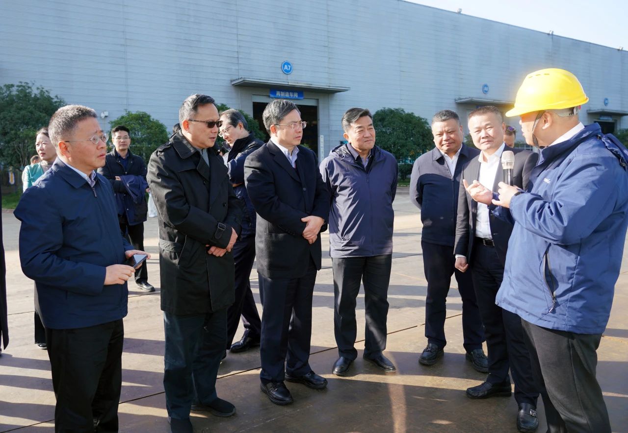 聚焦装备再制造!上海市政协副主席、党组副书记肖贵玉带队调研xingkong星空平台(中国)集团智能