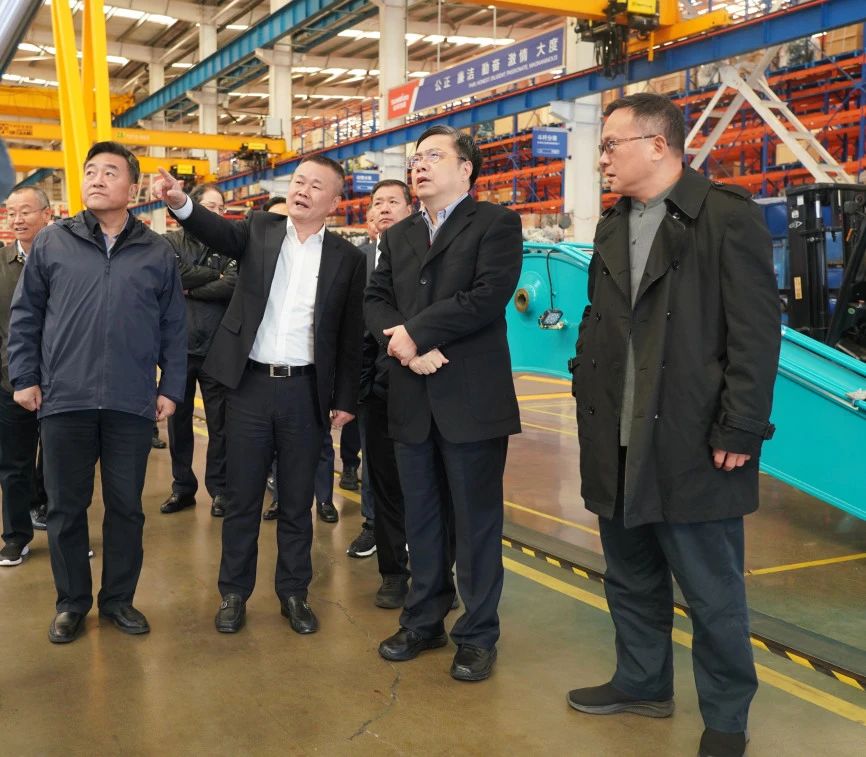 聚焦装备再制造!上海市政协副主席、党组副书记肖贵玉带队调研xingkong星空平台(中国)集团智能