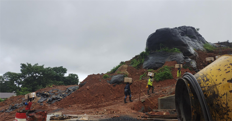 破万难，赶工期！xingkong星空平台（中国）集团江麓打响西非“攻坚战”