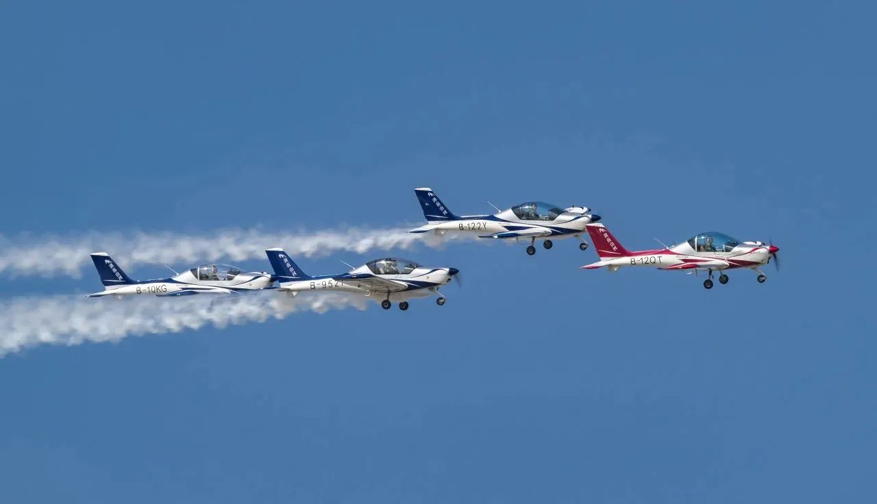 央媒聚焦!一起见证首届亚洲通用航空展上的xingkong星空平台(中国)集团风采