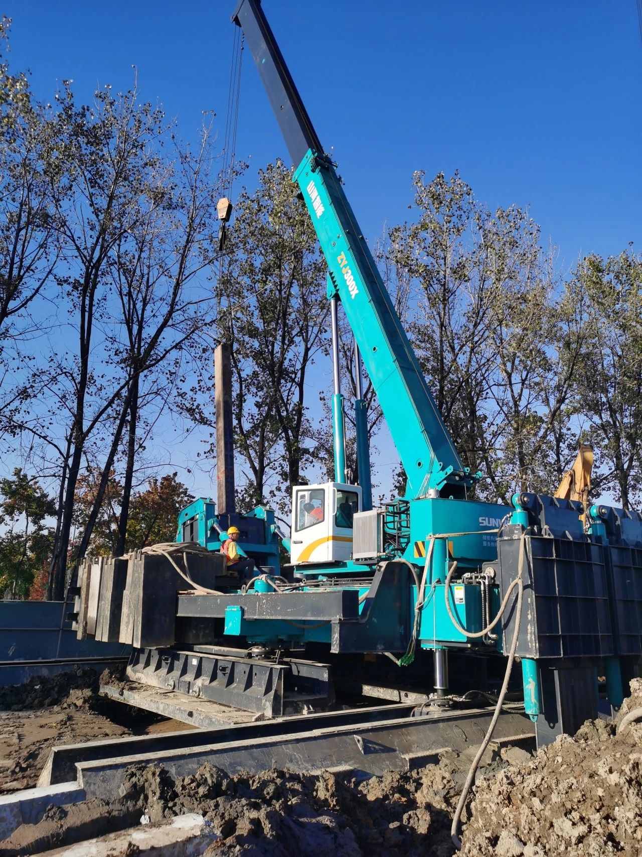 “xingkong星空平台(中国)集团绿”闪耀西子湖畔!xingkong星空平台(中国)集团智能ZYJ300X斜桩压桩机强势来袭