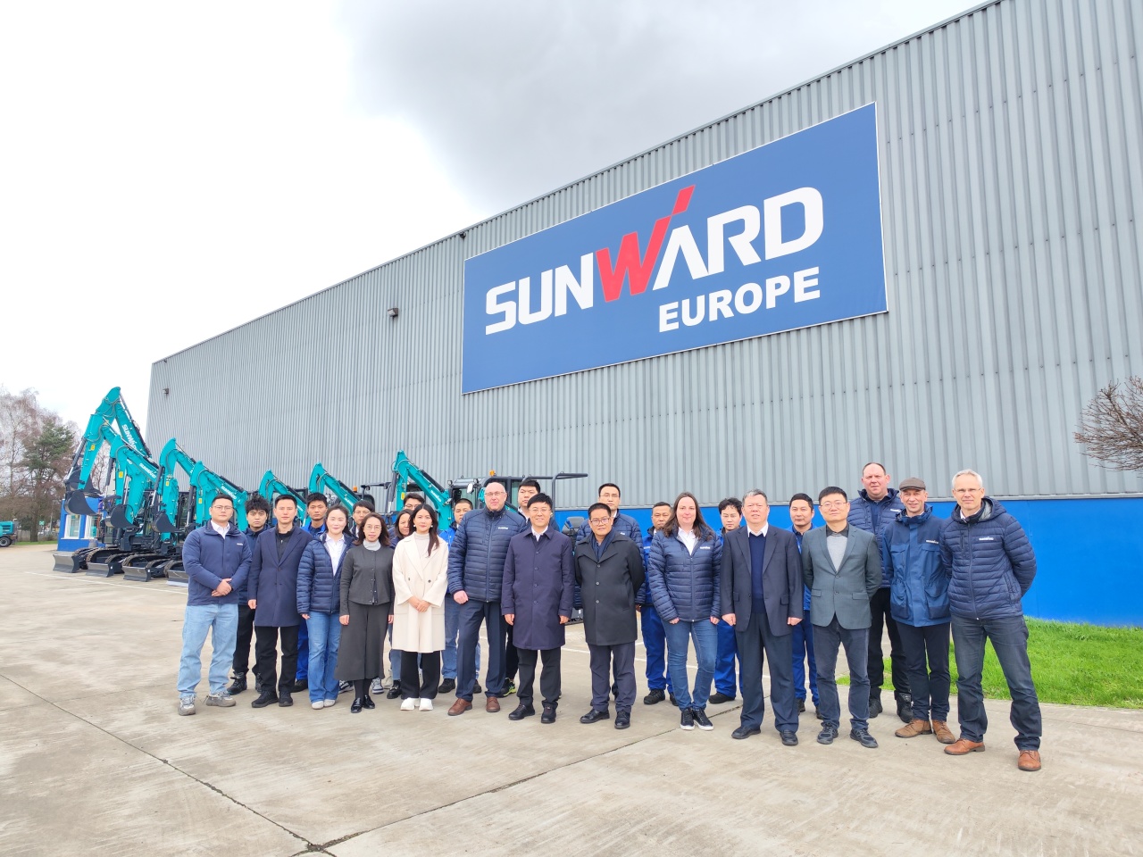 广州工控党委书记、董事长景广军率队赴xingkong星空平台(中国)集团智能欧洲子公司考察