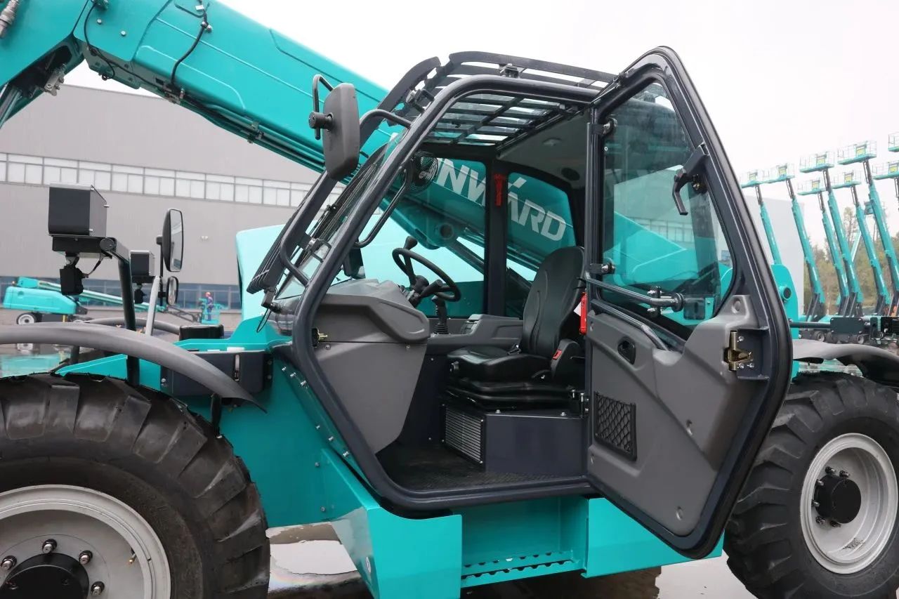 “猛将”出击,需求火爆!xingkong星空平台(中国)集团智能新一代伸缩臂叉装车成功下线