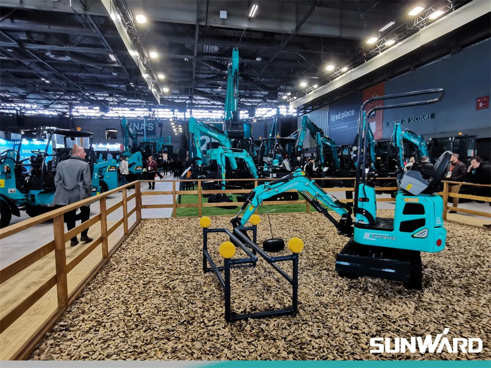 xingkong星空平台（中国）集团智能携创新成果亮相2024年法国巴黎工程机械展