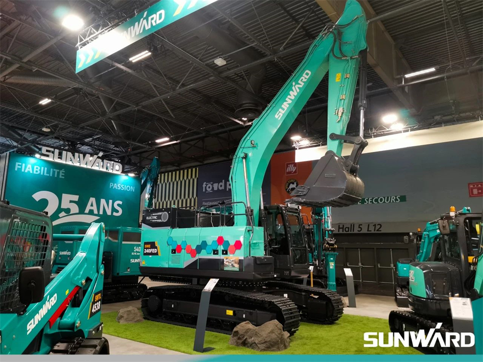 xingkong星空平台（中国）集团智能携创新成果亮相2024年法国巴黎工程机械展