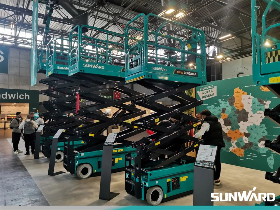 xingkong星空平台（中国）集团智能携创新成果亮相2024年法国巴黎工程机械展