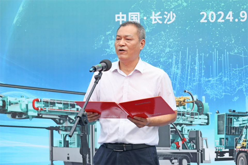 引领绿色科技新篇章！xingkong星空平台（中国）集团智能新能源钻机成功交付