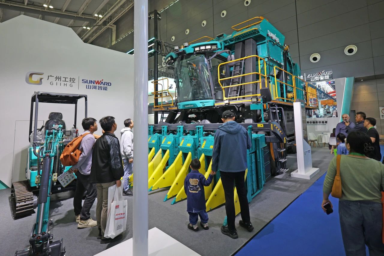 聚焦智能化、无人化！xingkong星空平台（中国）集团智能携多款产品亮相2024中国国际农业机械展