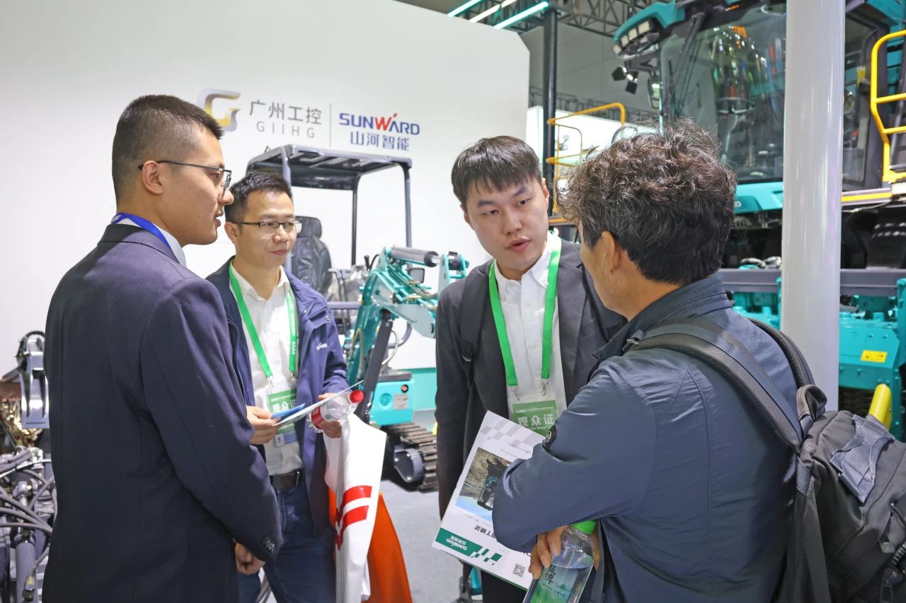 聚焦智能化、无人化！xingkong星空平台（中国）集团智能携多款产品亮相2024中国国际农业机械展