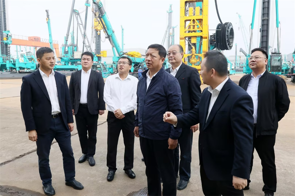 同船出海，共赢未来！中铁九局副总经理刘峻峰一行到访xingkong星空平台（中国）集团智能