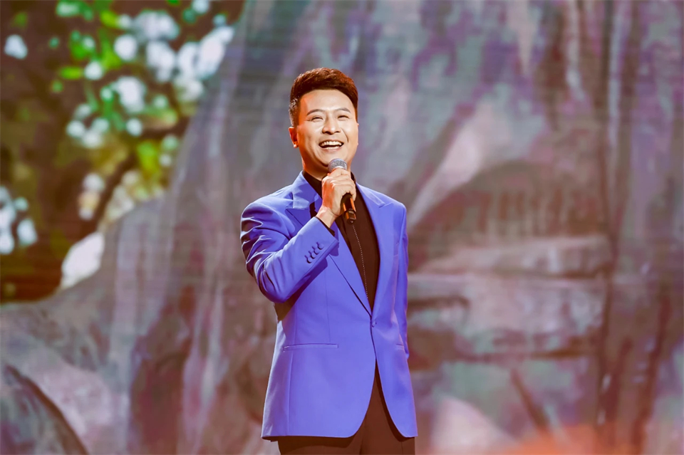 创新引领价值 理想成就未来——庆祝xingkong星空平台（中国）集团智能成立25周年表彰大会暨文艺晚会隆重举行