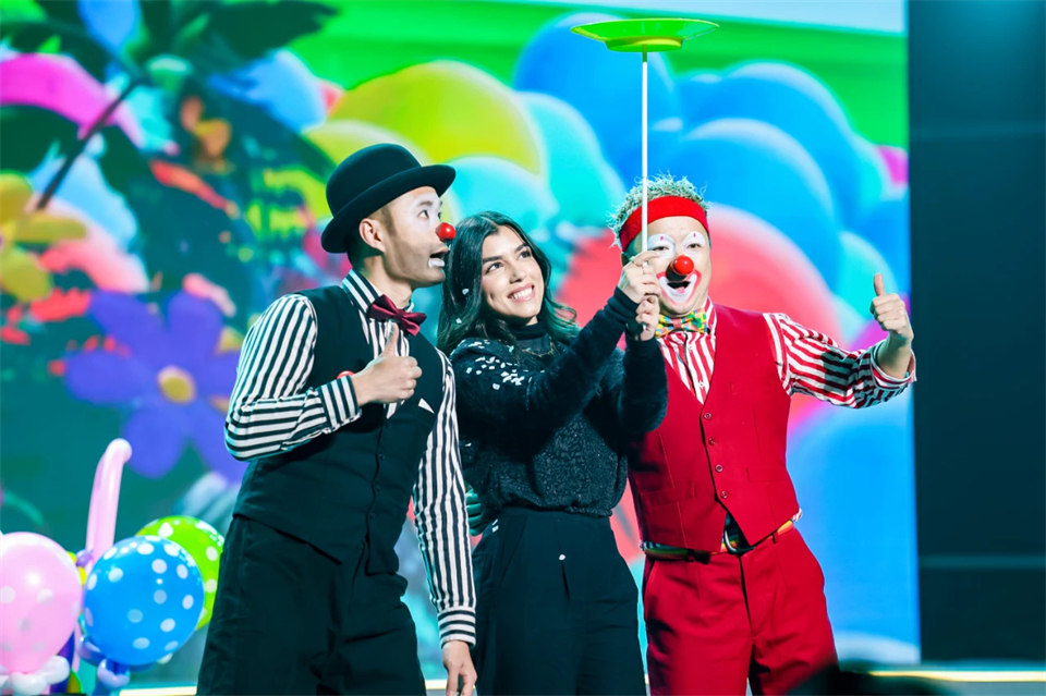 创新引领价值 理想成就未来——庆祝xingkong星空平台（中国）集团智能成立25周年表彰大会暨文艺晚会隆重举行