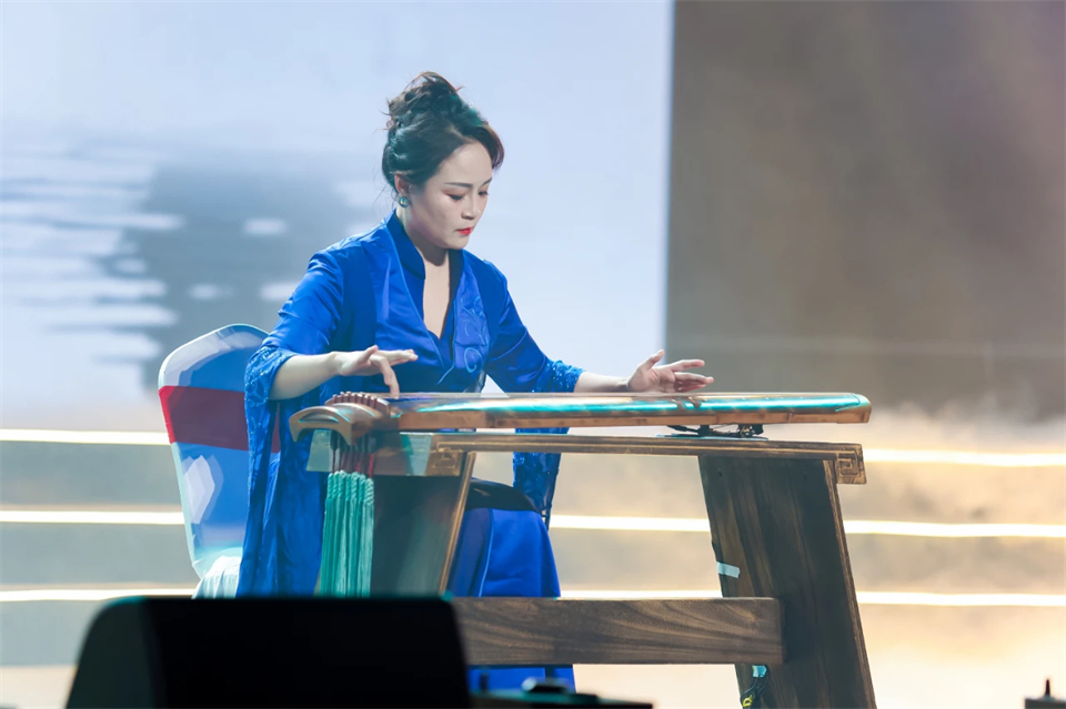 创新引领价值 理想成就未来——庆祝xingkong星空平台（中国）集团智能成立25周年表彰大会暨文艺晚会隆重举行