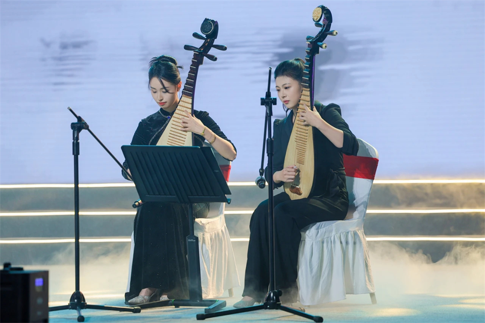 创新引领价值 理想成就未来——庆祝xingkong星空平台（中国）集团智能成立25周年表彰大会暨文艺晚会隆重举行