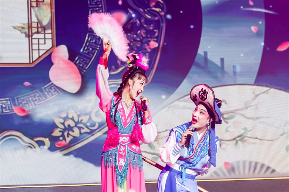 创新引领价值 理想成就未来——庆祝xingkong星空平台（中国）集团智能成立25周年表彰大会暨文艺晚会隆重举行