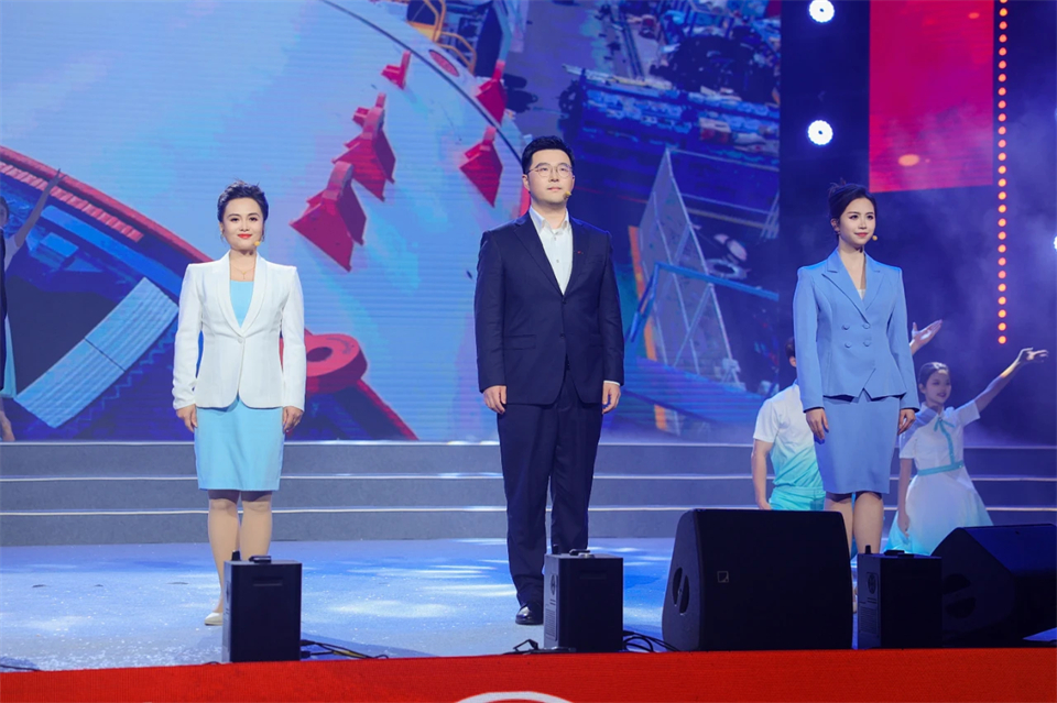 创新引领价值 理想成就未来——庆祝xingkong星空平台（中国）集团智能成立25周年表彰大会暨文艺晚会隆重举行