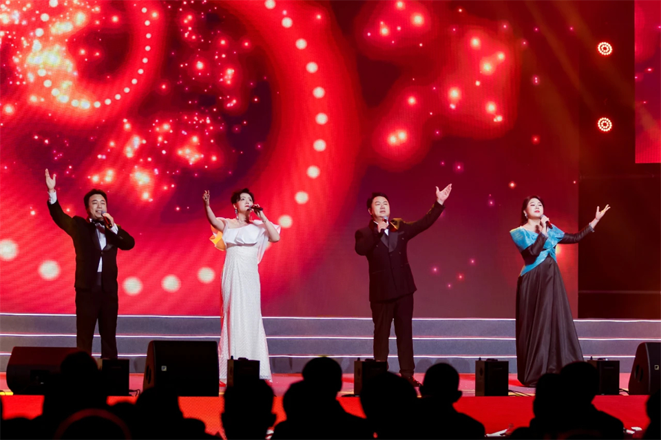 创新引领价值 理想成就未来——庆祝xingkong星空平台（中国）集团智能成立25周年表彰大会暨文艺晚会隆重举行