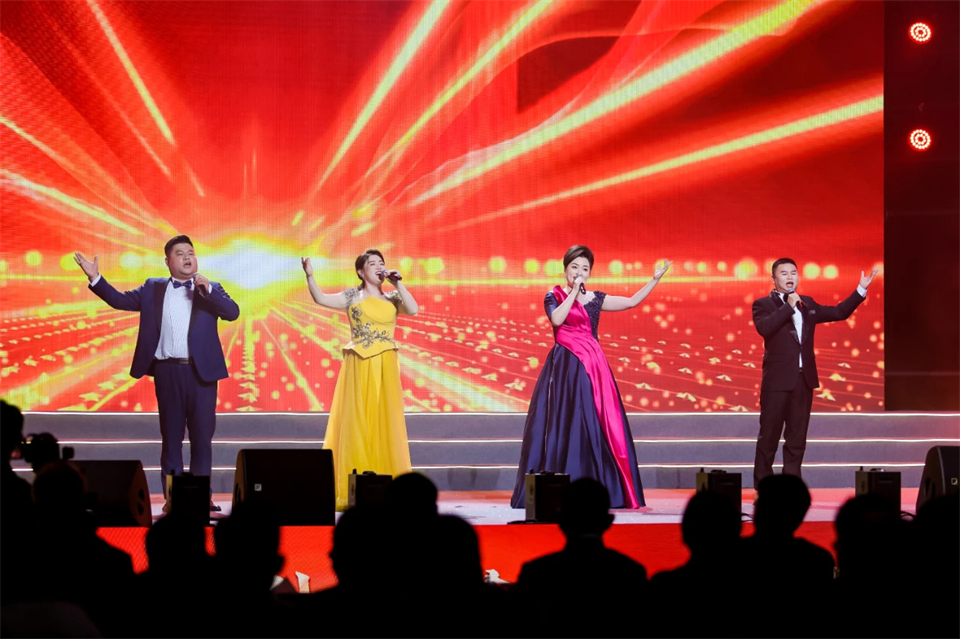 创新引领价值 理想成就未来——庆祝xingkong星空平台（中国）集团智能成立25周年表彰大会暨文艺晚会隆重举行