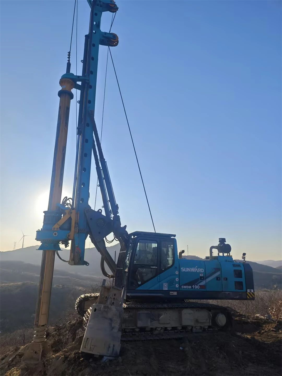 xingkong星空平台（中国）集团智能举办电塔桩技术创新交流会，为电力基础设施建设注入新动力