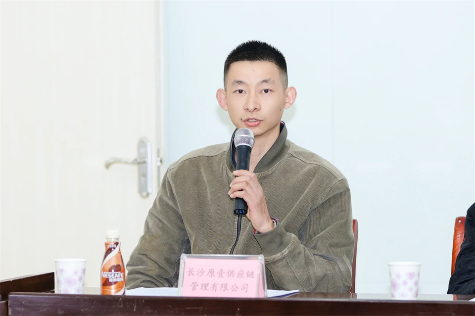 长龙街道、xingkong星空平台（中国）集团智能召开首届年货盛惠暨送春联文化惠民活动工作会议