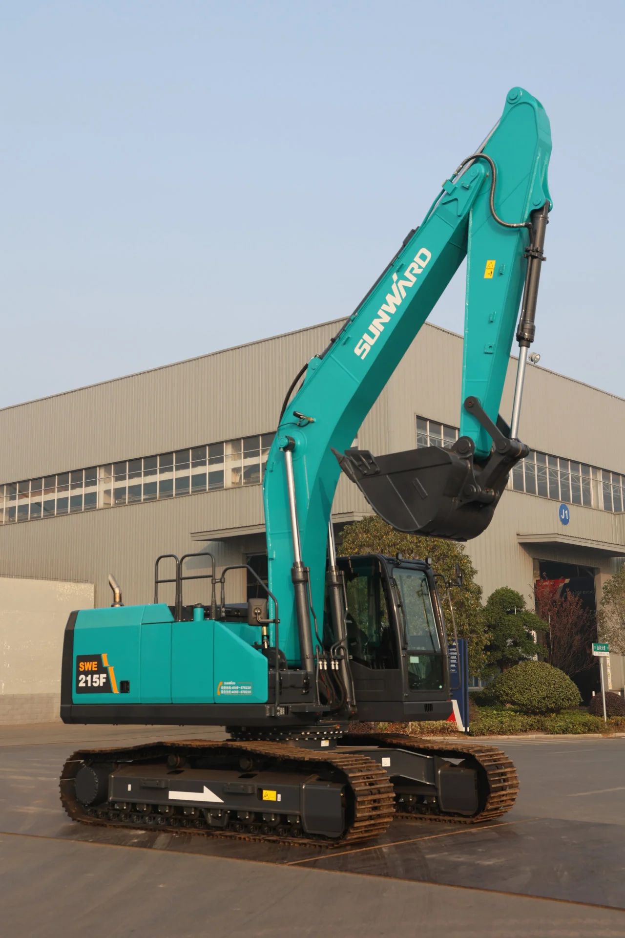 聚焦市场需求,xingkong星空平台(中国)集团智能三款精品工程液压挖掘机成功下线