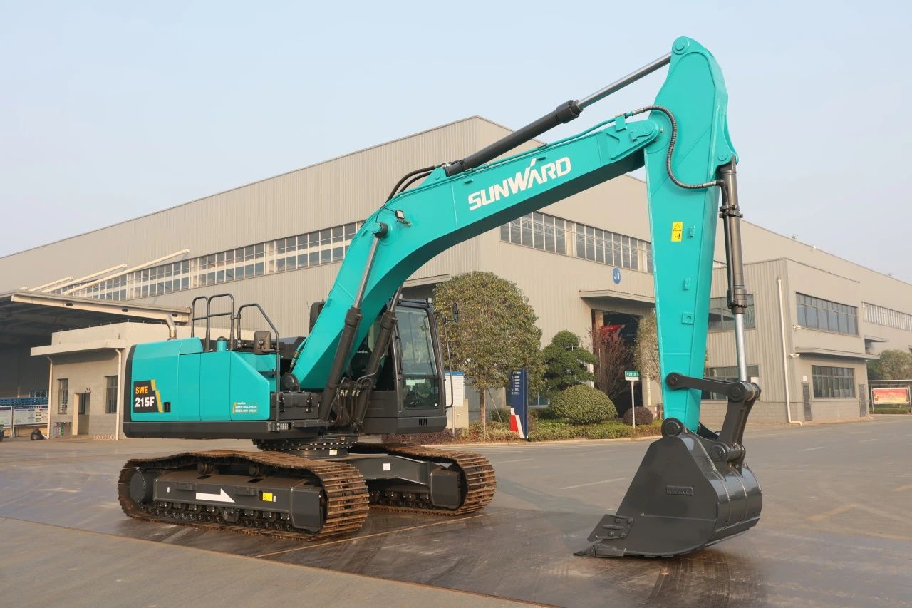 聚焦市场需求,xingkong星空平台(中国)集团智能三款精品工程液压挖掘机成功下线