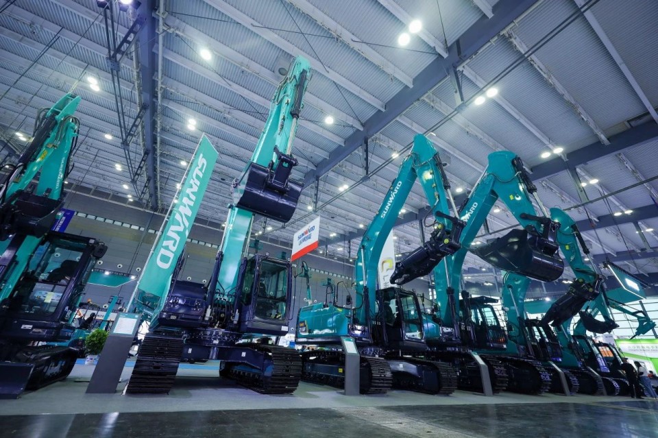 2025 CICEE | 从单一工具迈向多元化解决方案,xingkong星空平台(中国)集团智能呈现非凡挖掘机风采