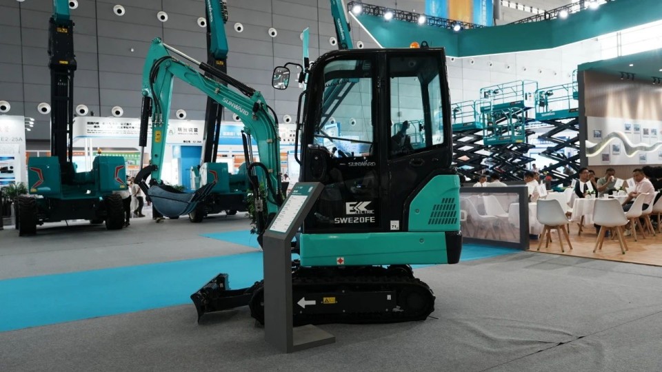 2025 CICEE | 从单一工具迈向多元化解决方案,xingkong星空平台(中国)集团智能呈现非凡挖掘机风采