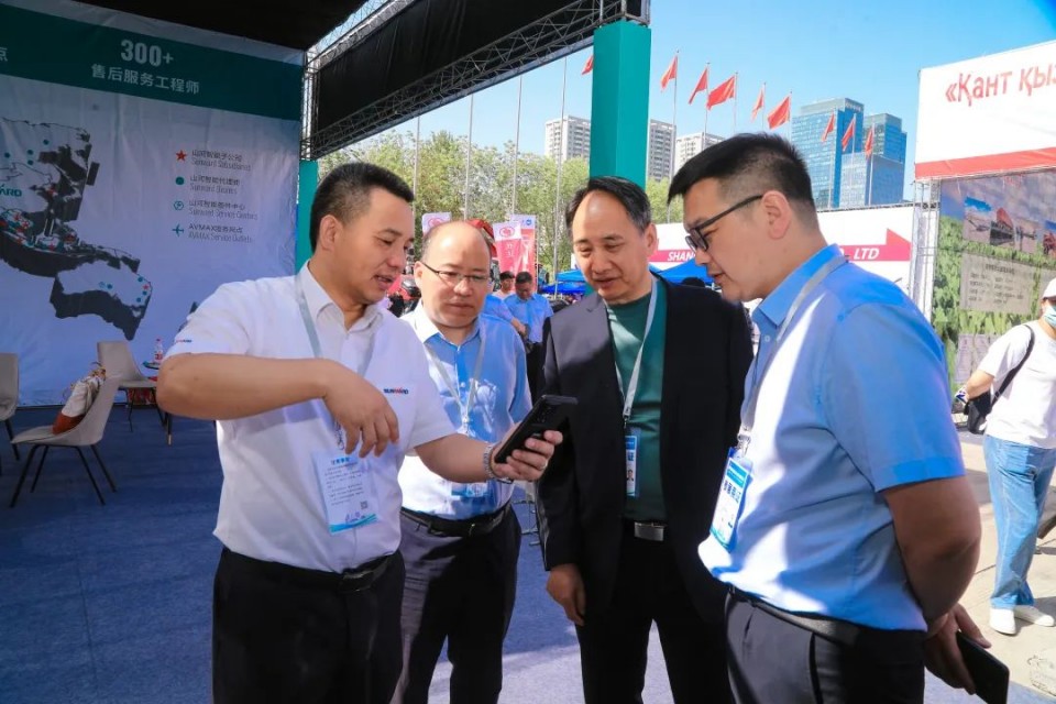 xingkong星空平台（中国）集团智能亮相2025新疆国际农业机械博览会