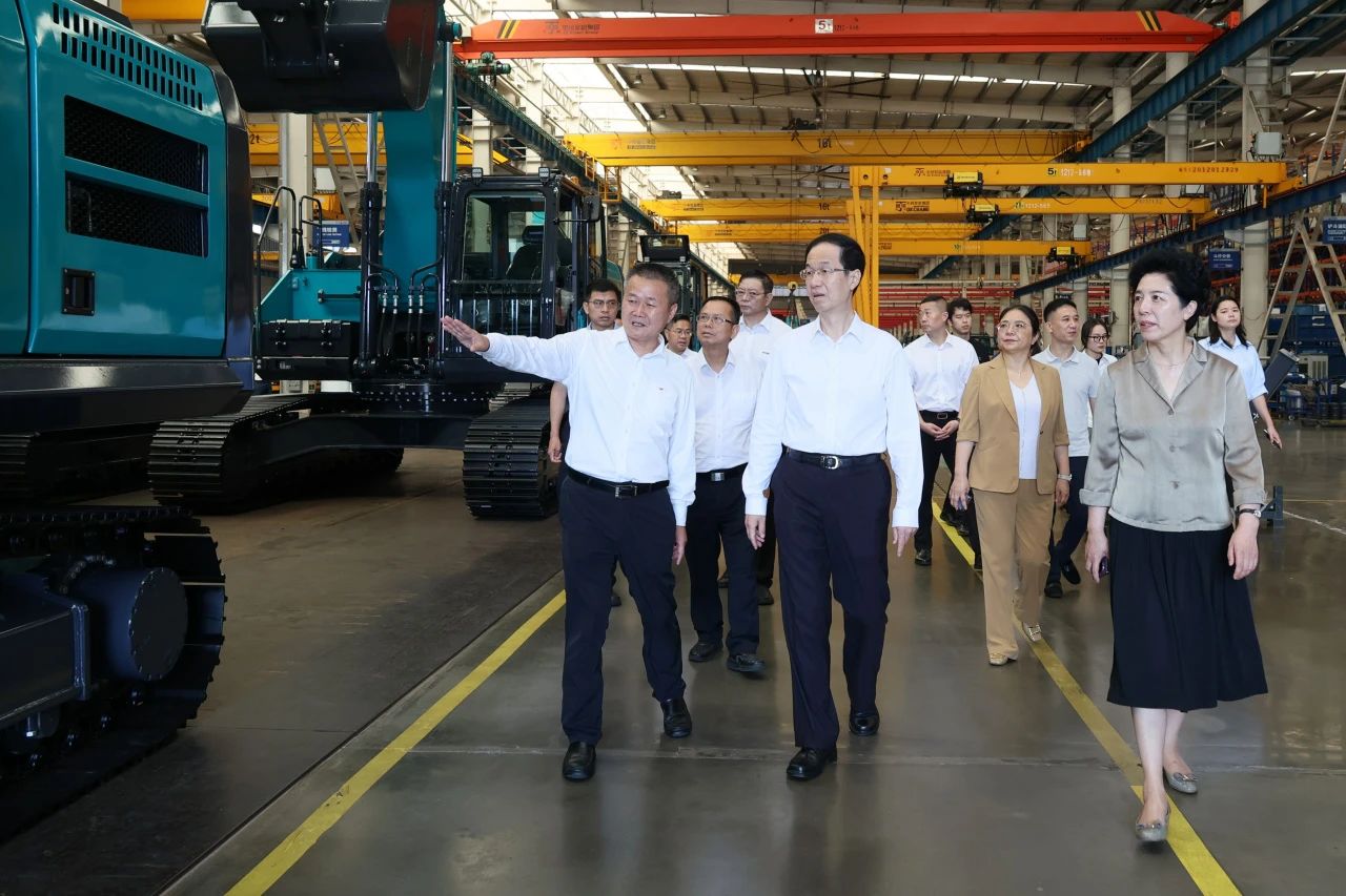 吉林省人大常委会党组书记、副主任高广滨调研xingkong星空平台(中国)集团智能