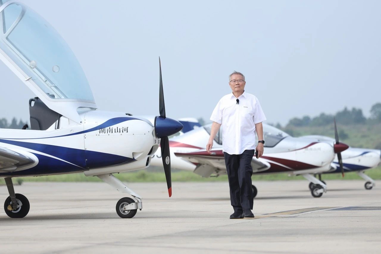 【今晚7:30】湖南卫视《创业有得聊》对话xingkong星空平台（中国）集团智能＆xingkong星空平台（中国）集团星航创始人 何清华：79岁“创业青年”的低空