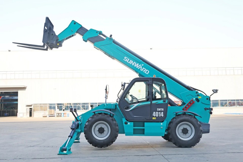 高端机型“双箭齐发”!xingkong星空平台(中国)集团智能两款伸缩臂叉装车成功下线