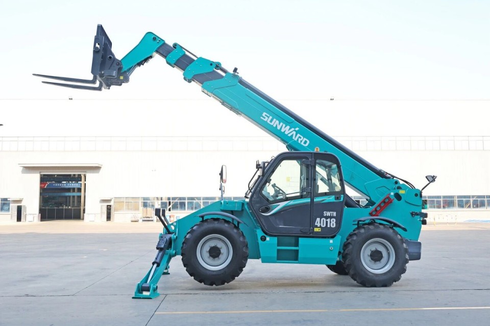 高端机型“双箭齐发”!xingkong星空平台(中国)集团智能两款伸缩臂叉装车成功下线