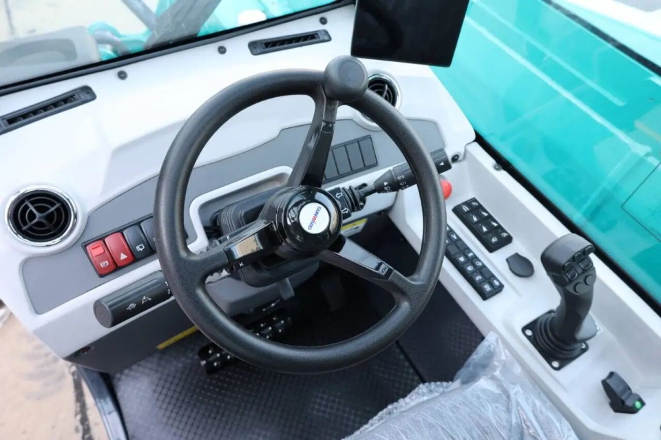 高端机型“双箭齐发”!xingkong星空平台(中国)集团智能两款伸缩臂叉装车成功下线